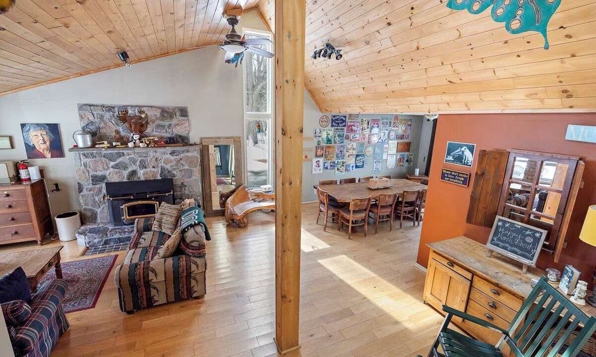 Photo of Livingroom in Gravenhurst