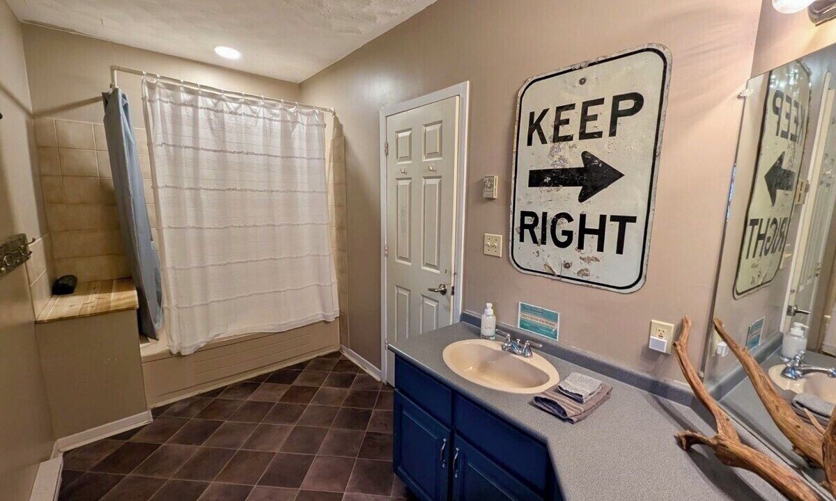 Photo of Bathroom in Gravenhurst