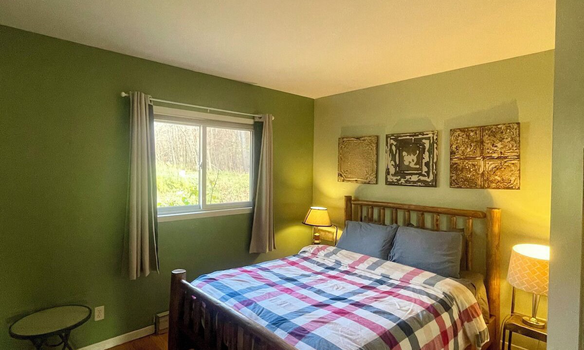 Photo of Bedroom in Gravenhurst
