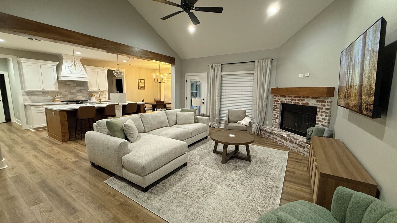 Photo of Livingroom in Oakland
