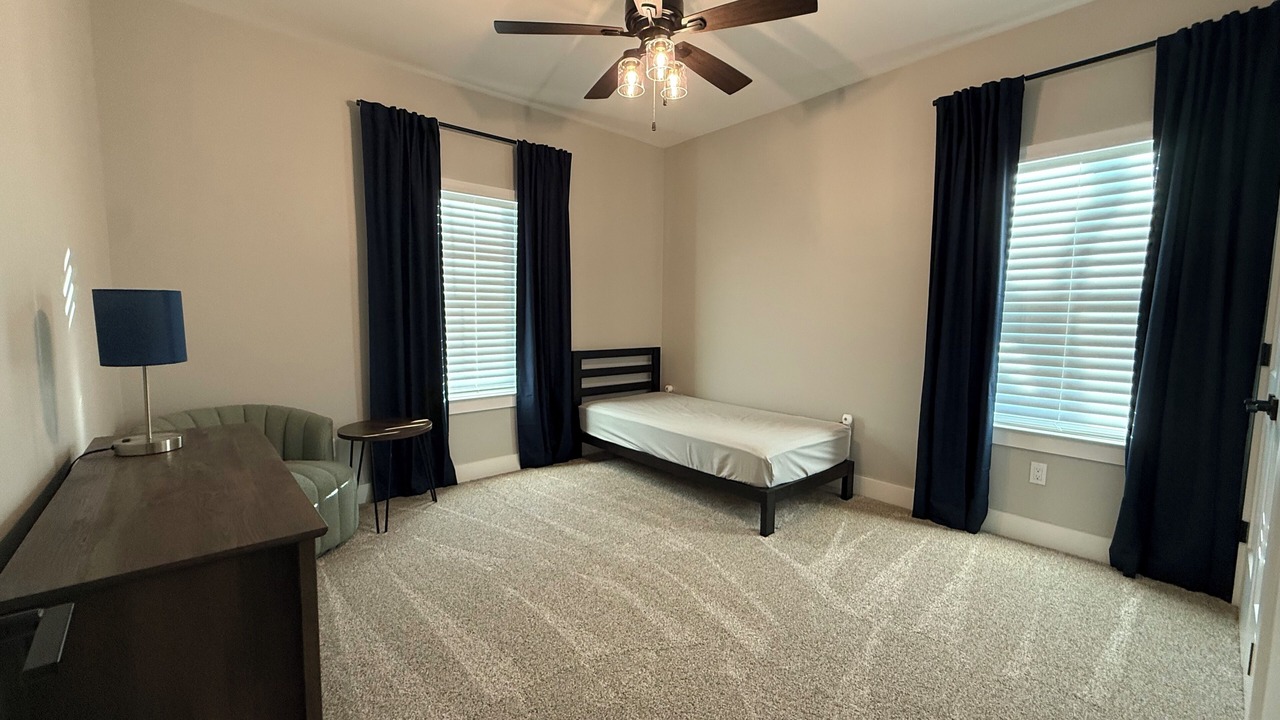 Photo of Bedroom in Oakland