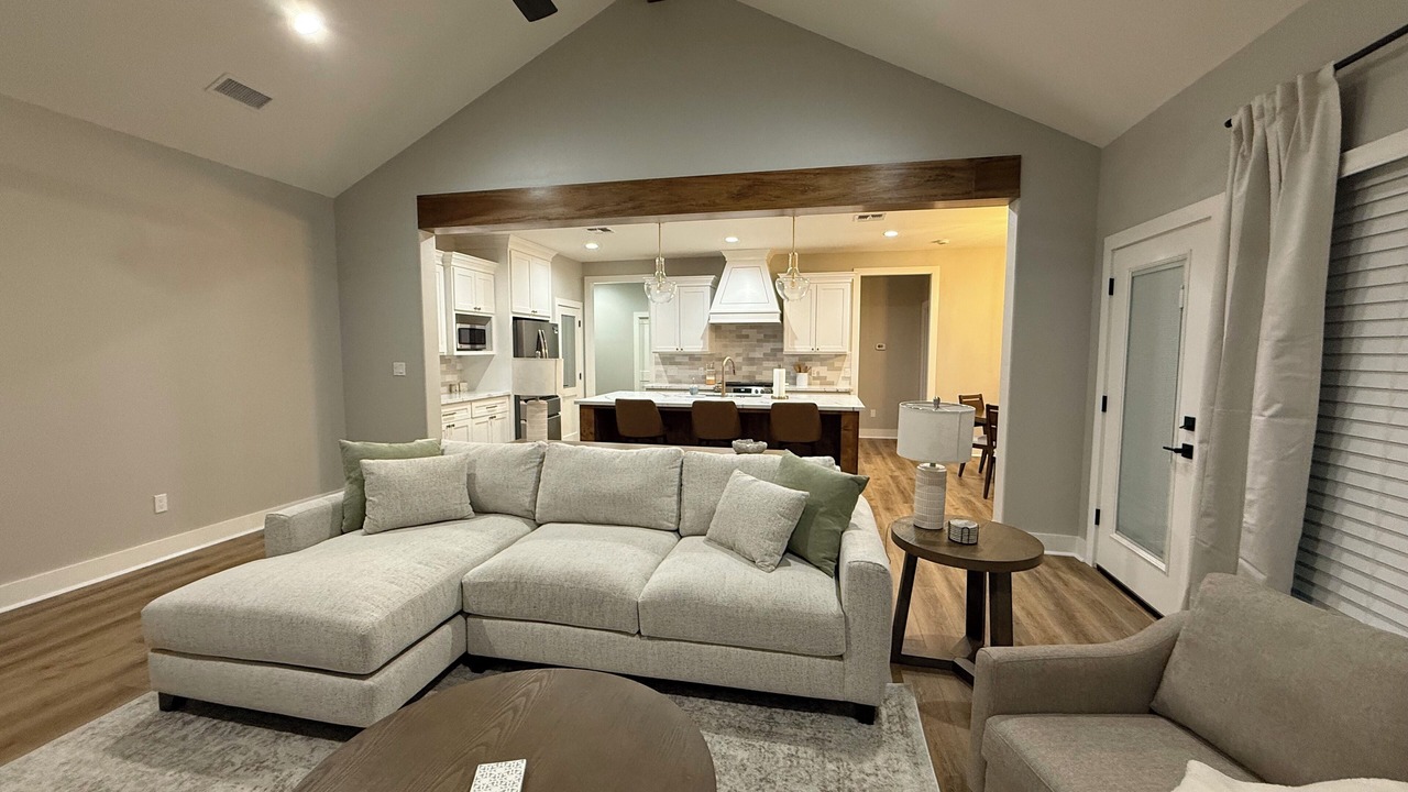 Photo of Livingroom in Oakland