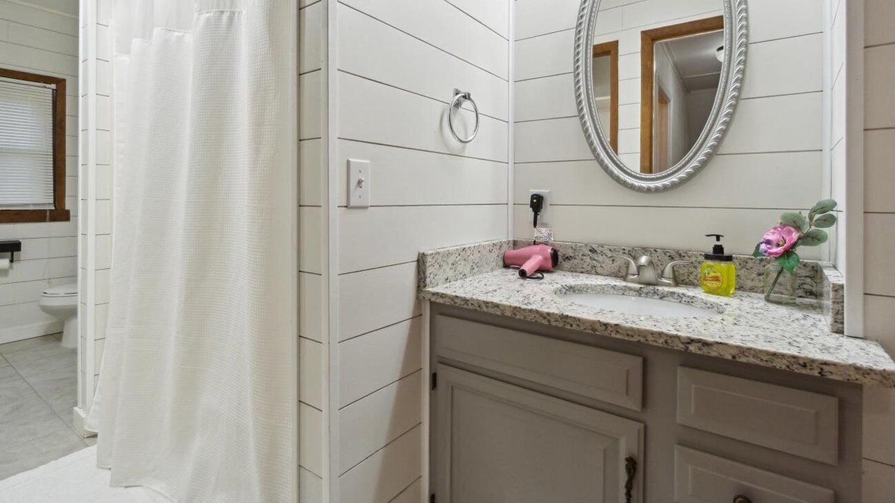 Photo of Bathroom in Fleming