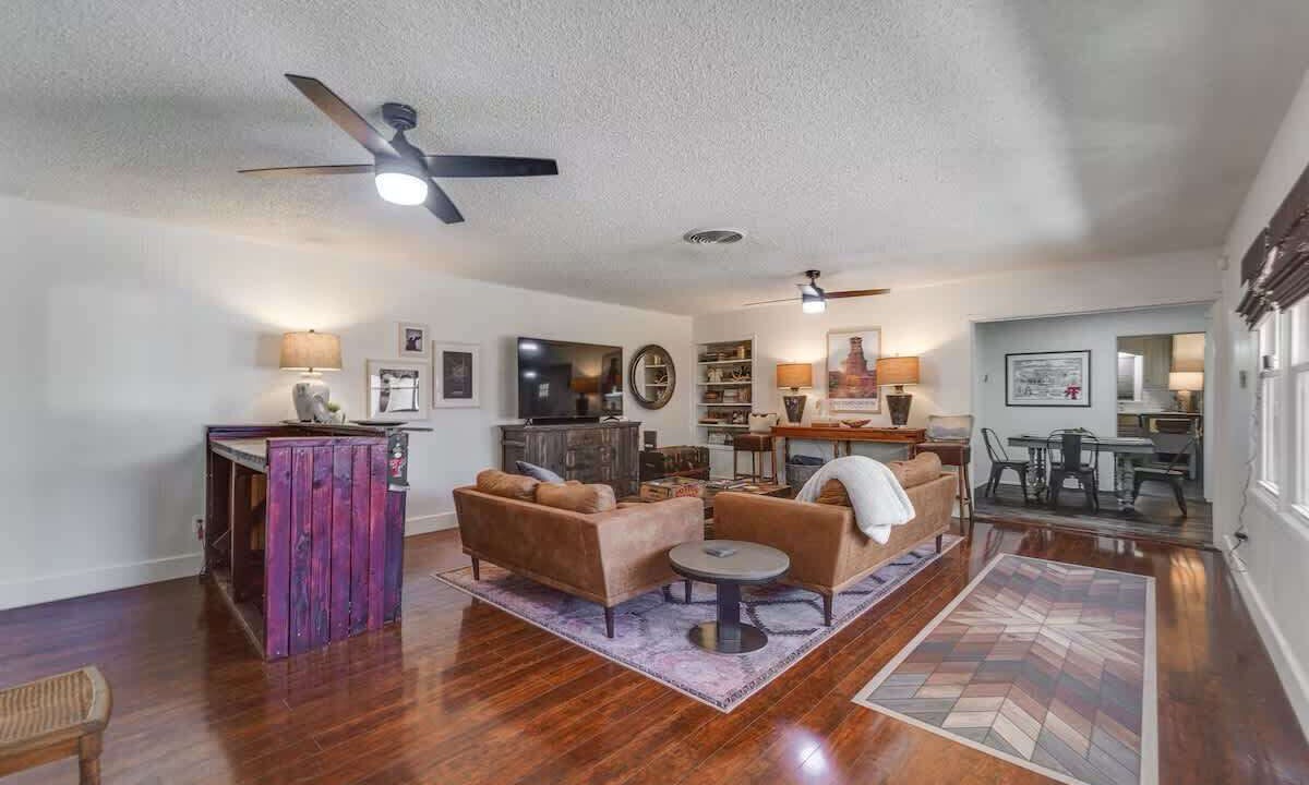Photo of Livingroom in Tech Terrace