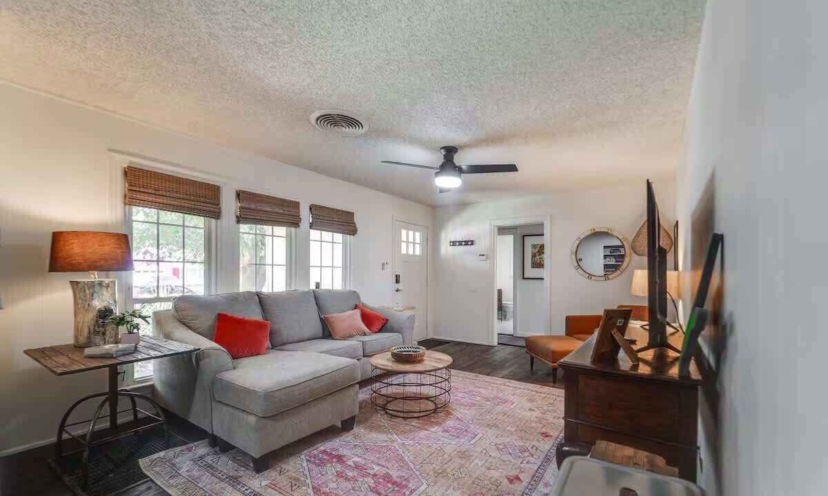Photo of Livingroom in Tech Terrace