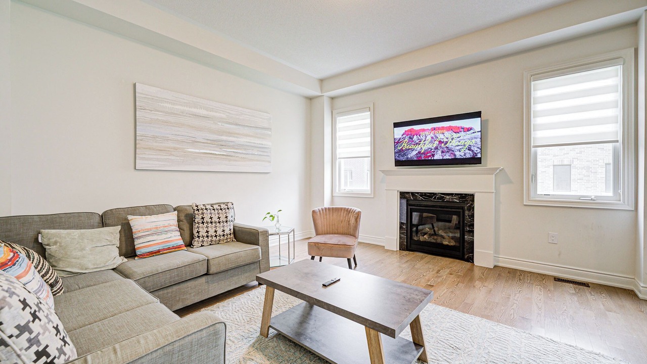 Photo of Livingroom in Richmond Hill