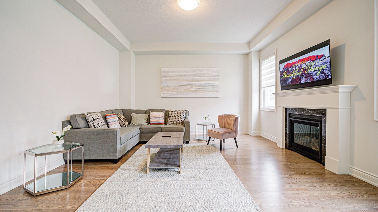 Photo of Livingroom in Richmond Hill