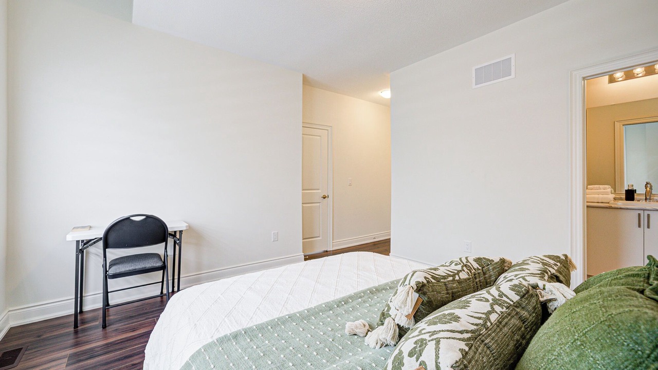 Photo of Bedroom in Richmond Hill