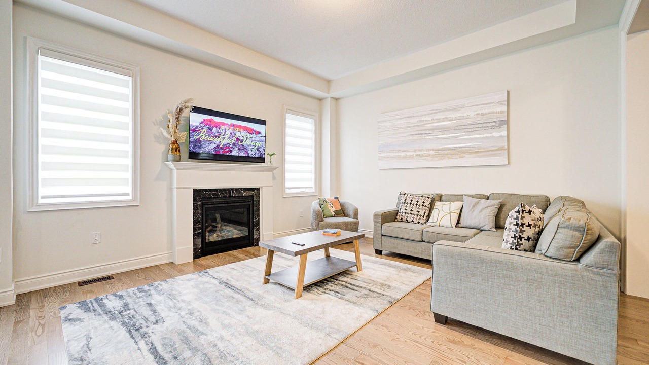Photo of Livingroom in Richmond Hill