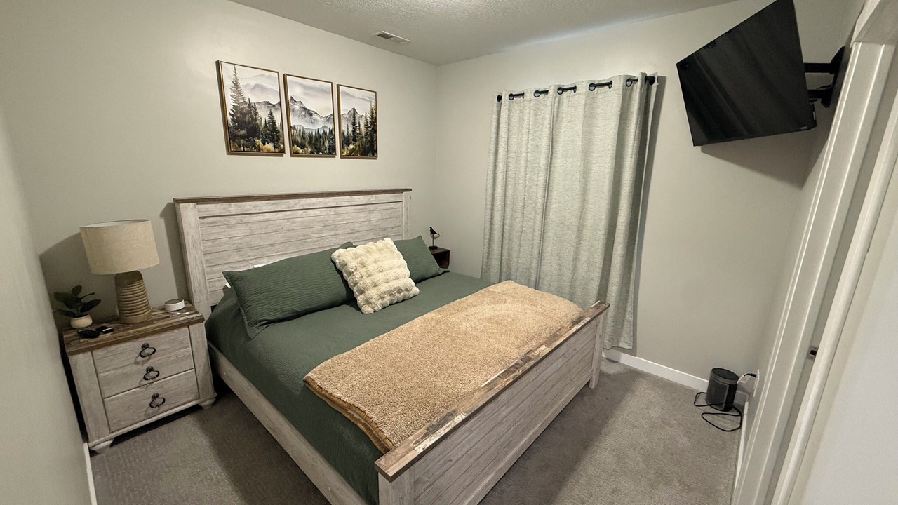 Photo of Bedroom in Mountain Green