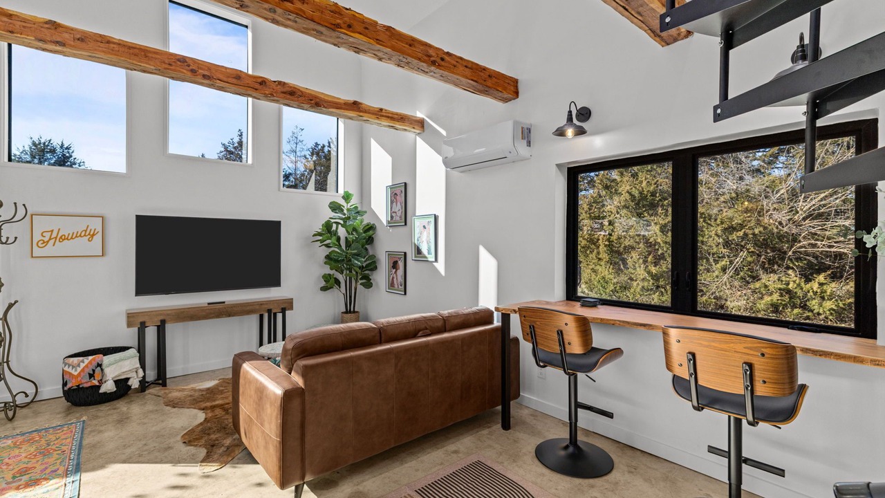 Photo of Livingroom in Bourbon
