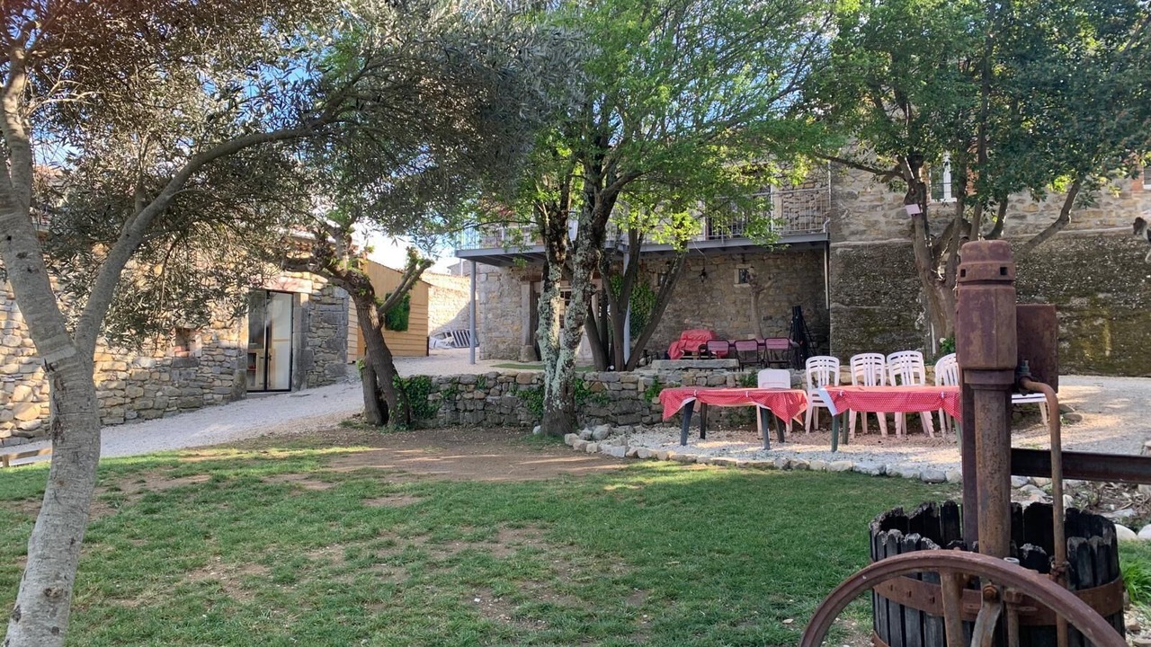 Photo of Outdoor in Grospierres
