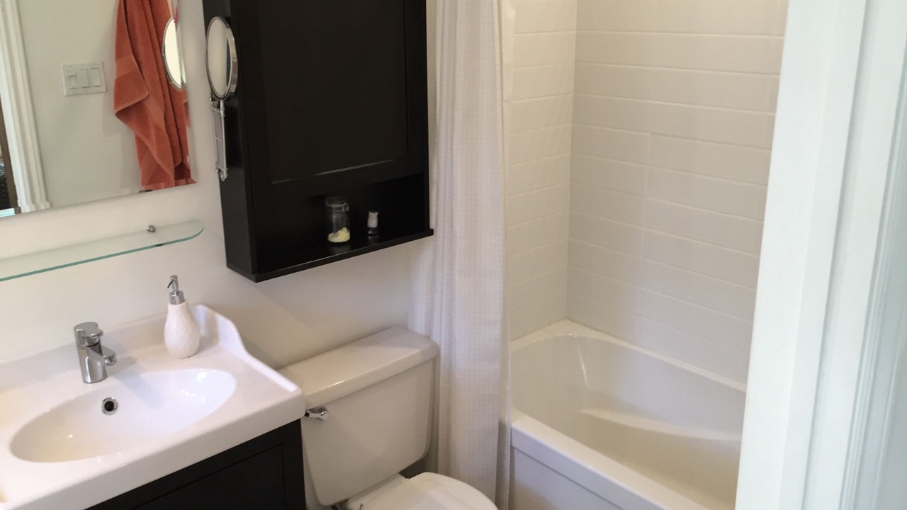 Photo of Bathroom in Longueuil