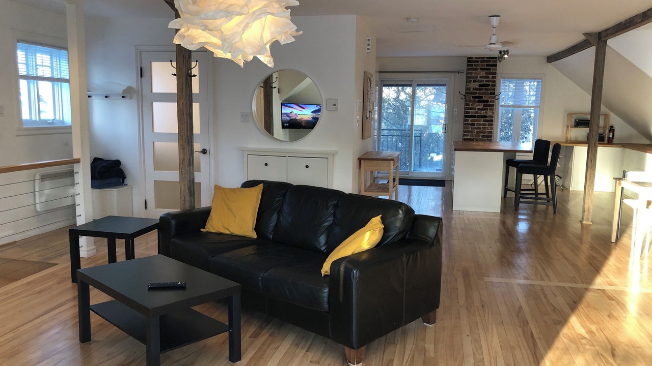 Photo of Livingroom in Longueuil