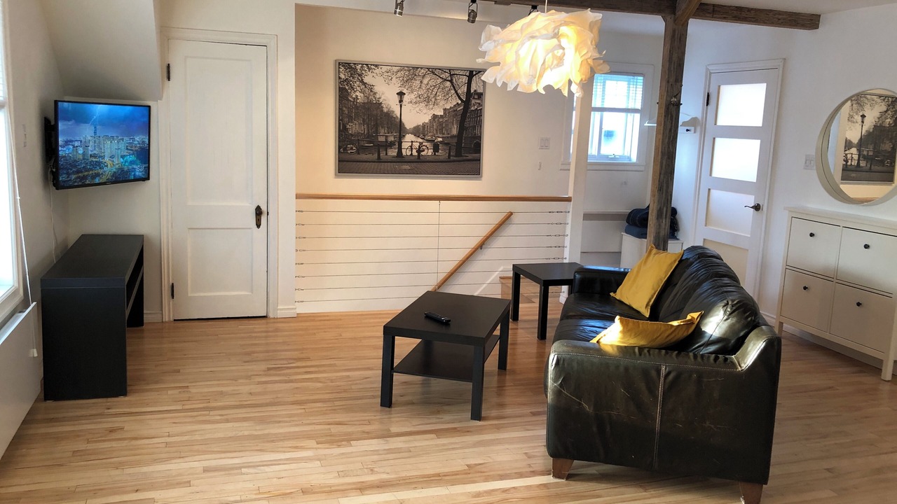 Photo of Livingroom in Longueuil