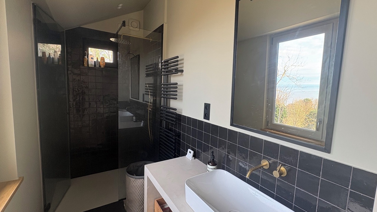 Photo of Bathroom in Villerville