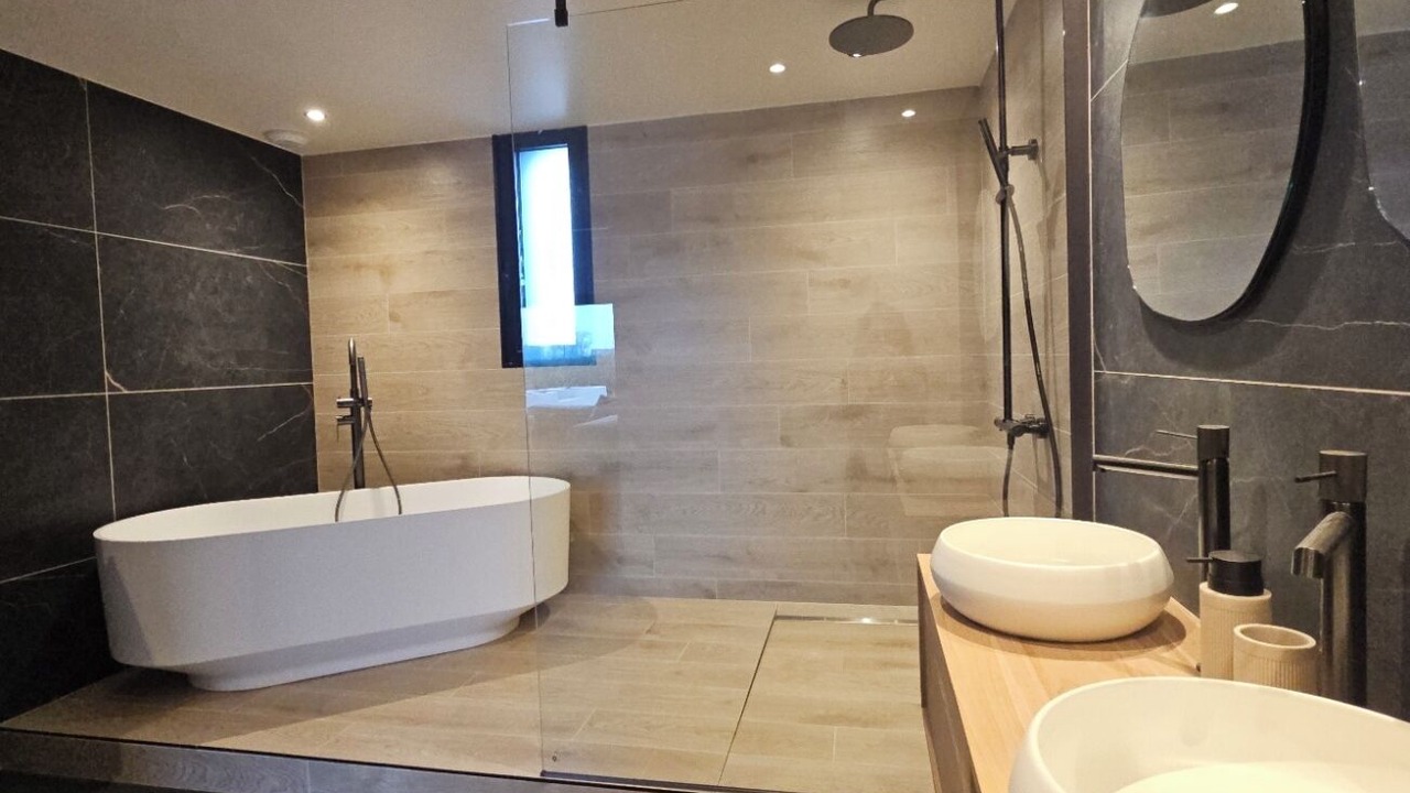 Photo of Bathroom in Merris