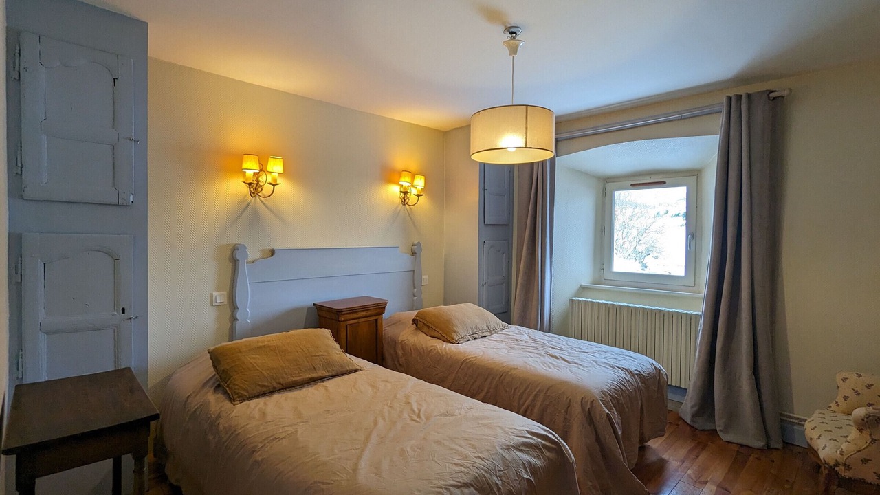 Photo of Bedroom in Saint-Berain