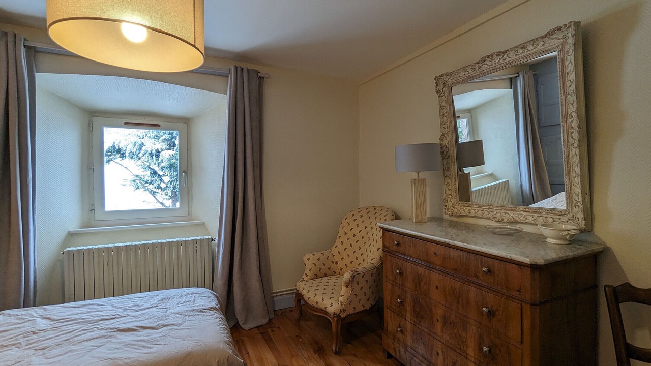 Photo of Bedroom in Saint-Berain