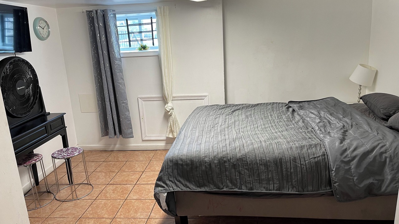 Photo of Bedroom in Olney-Oak Lane