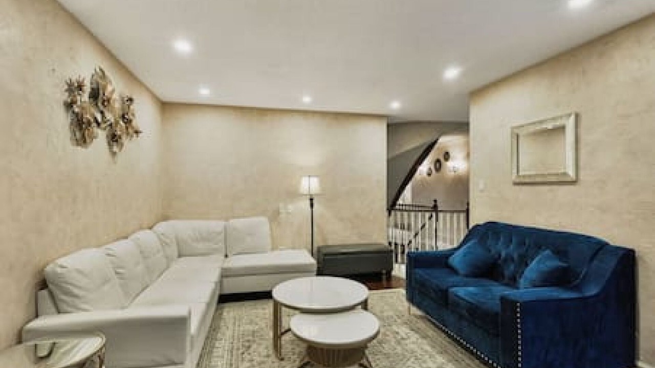 Photo of Livingroom in East Credit