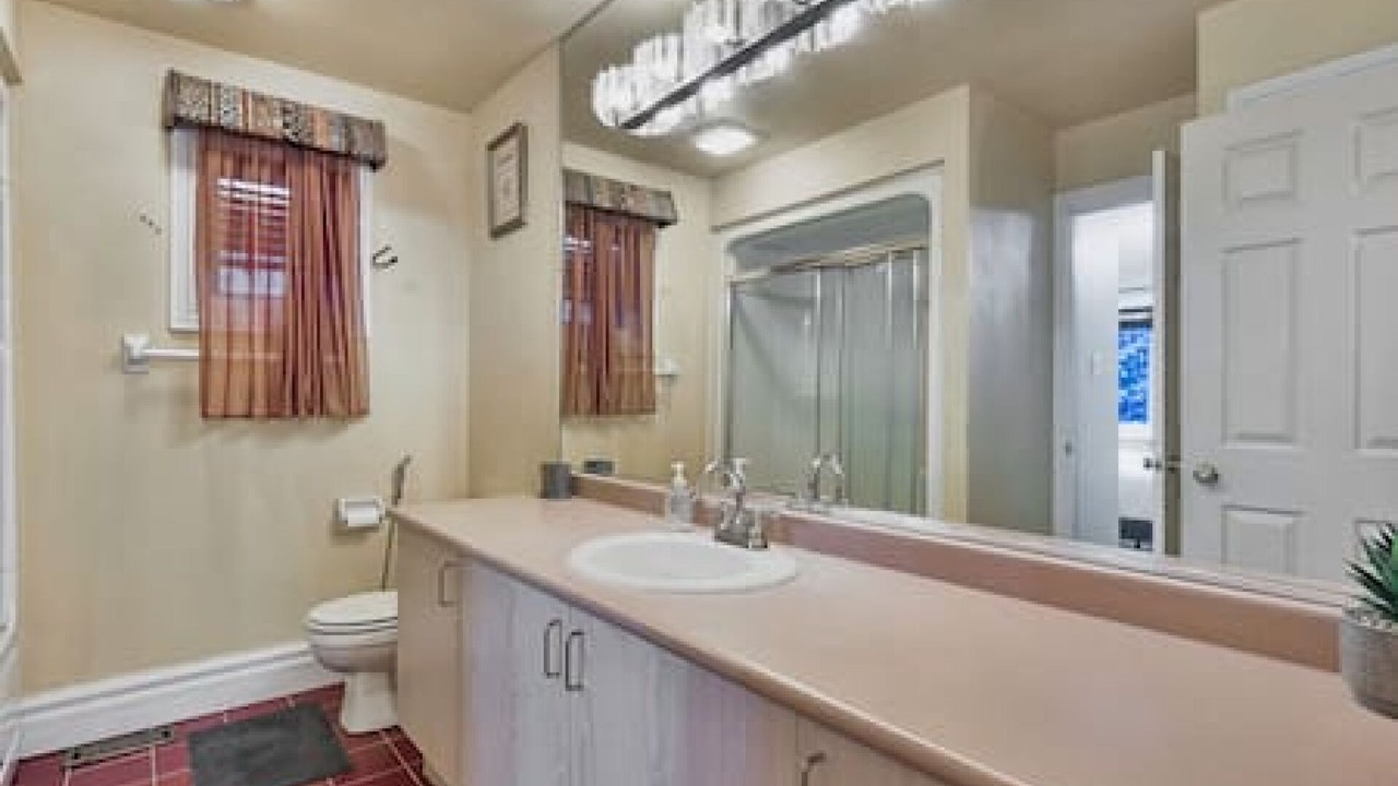 Photo of Bathroom in East Credit
