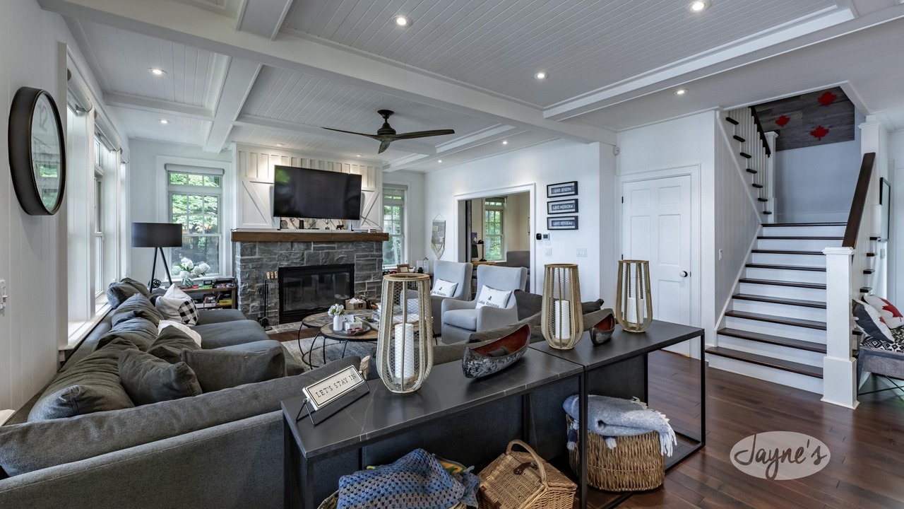 Photo of Livingroom in Muskoka Lakes