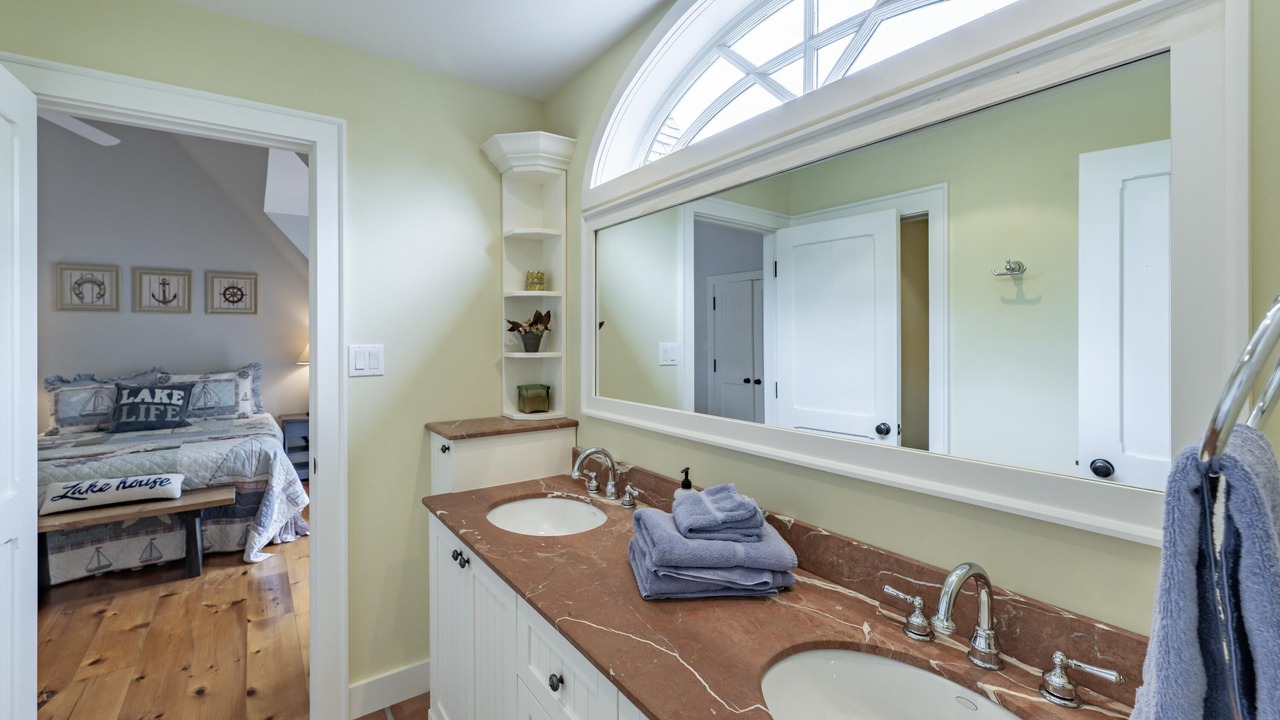 Photo of Bathroom in Muskoka Lakes