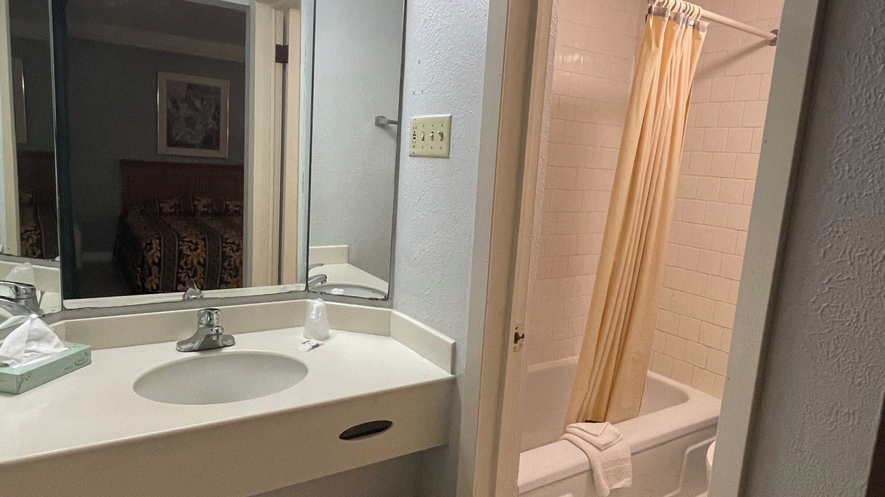 Photo of Bathroom in Braeburn