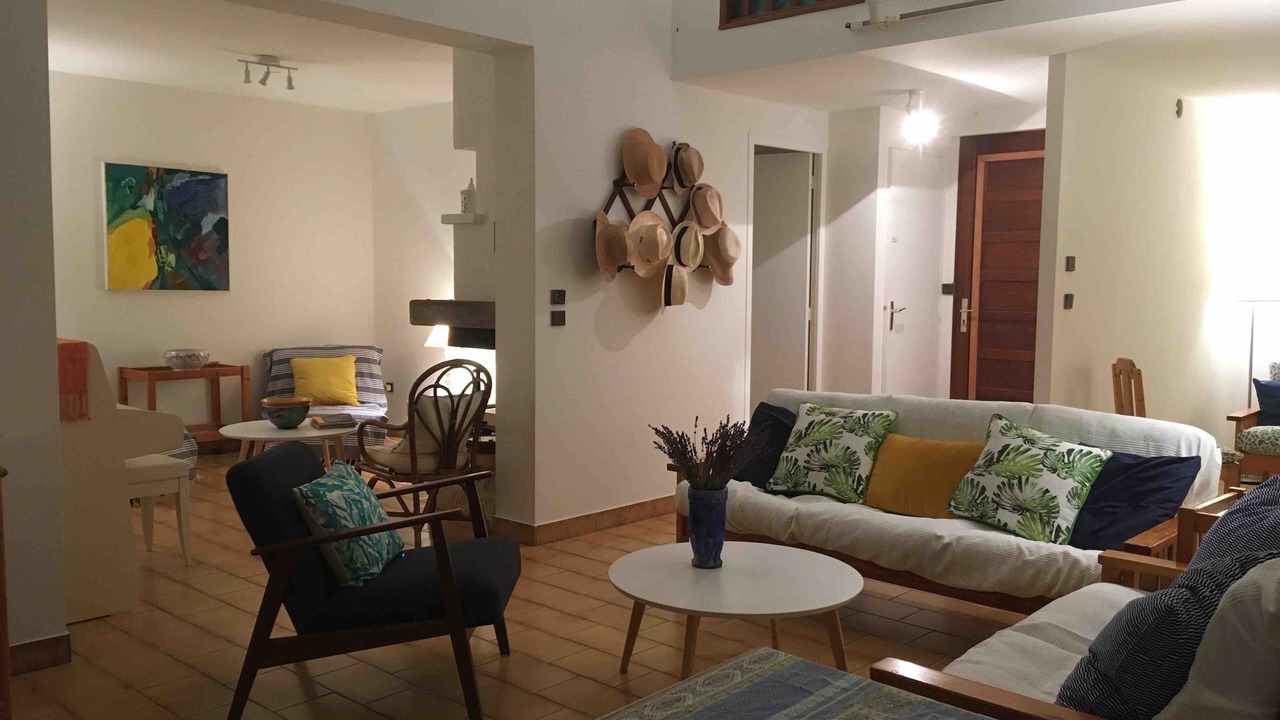 Photo of Livingroom in Puget
