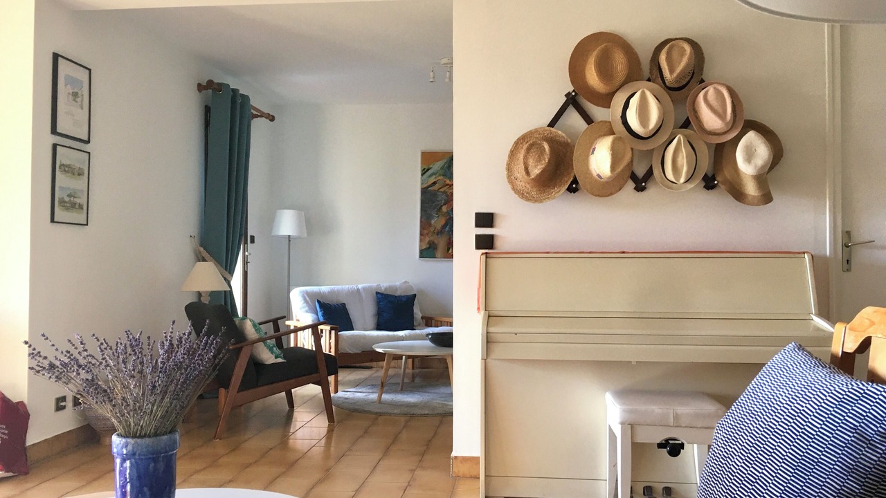 Photo of Livingroom in Puget