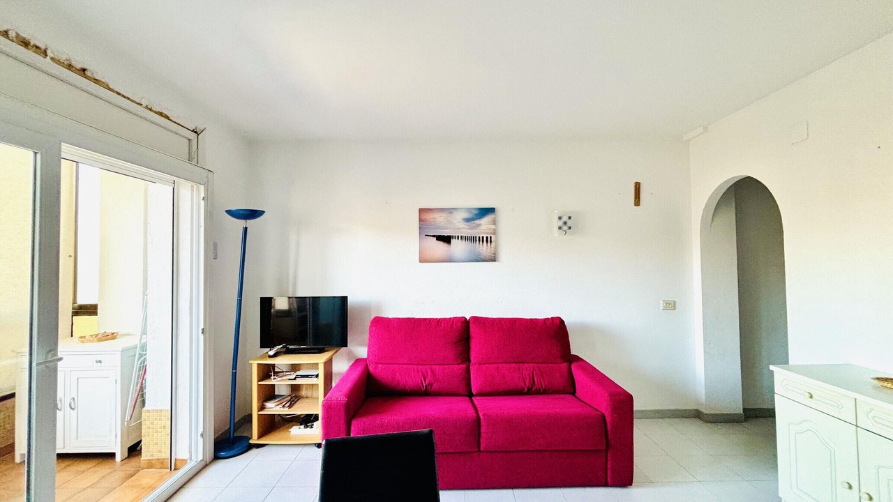 Photo of Livingroom in Roses Town Center