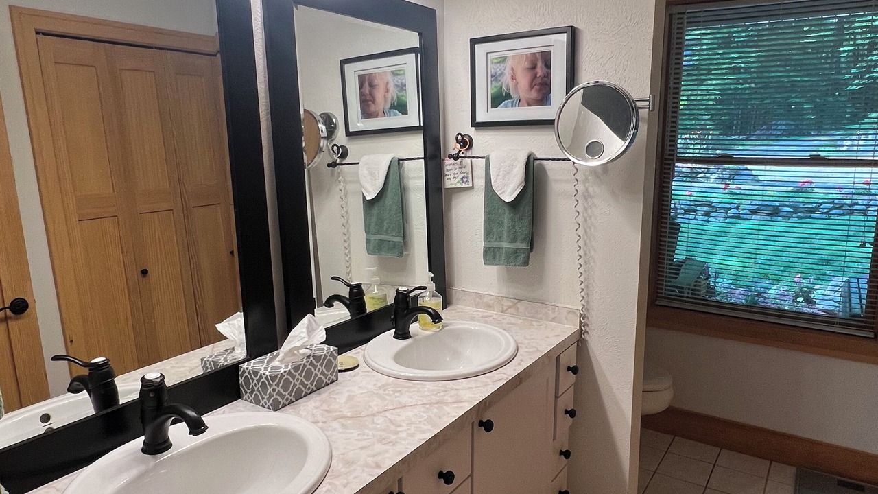 Photo of Bathroom in Evart