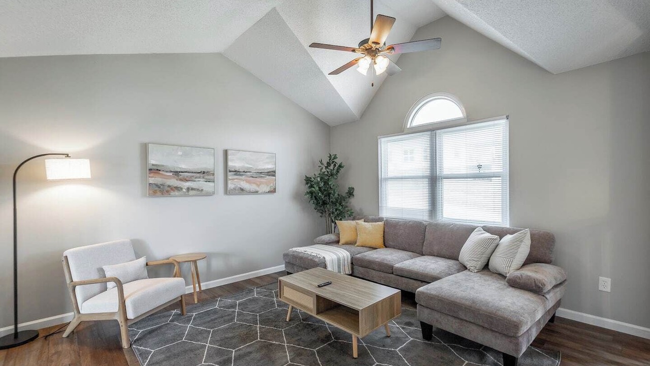 Photo of Livingroom in East Brainerd