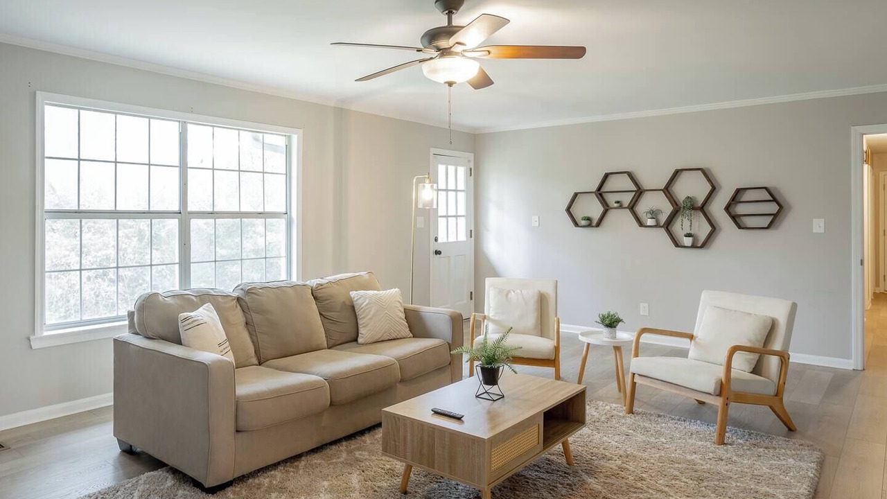 Photo of Livingroom in East Brainerd