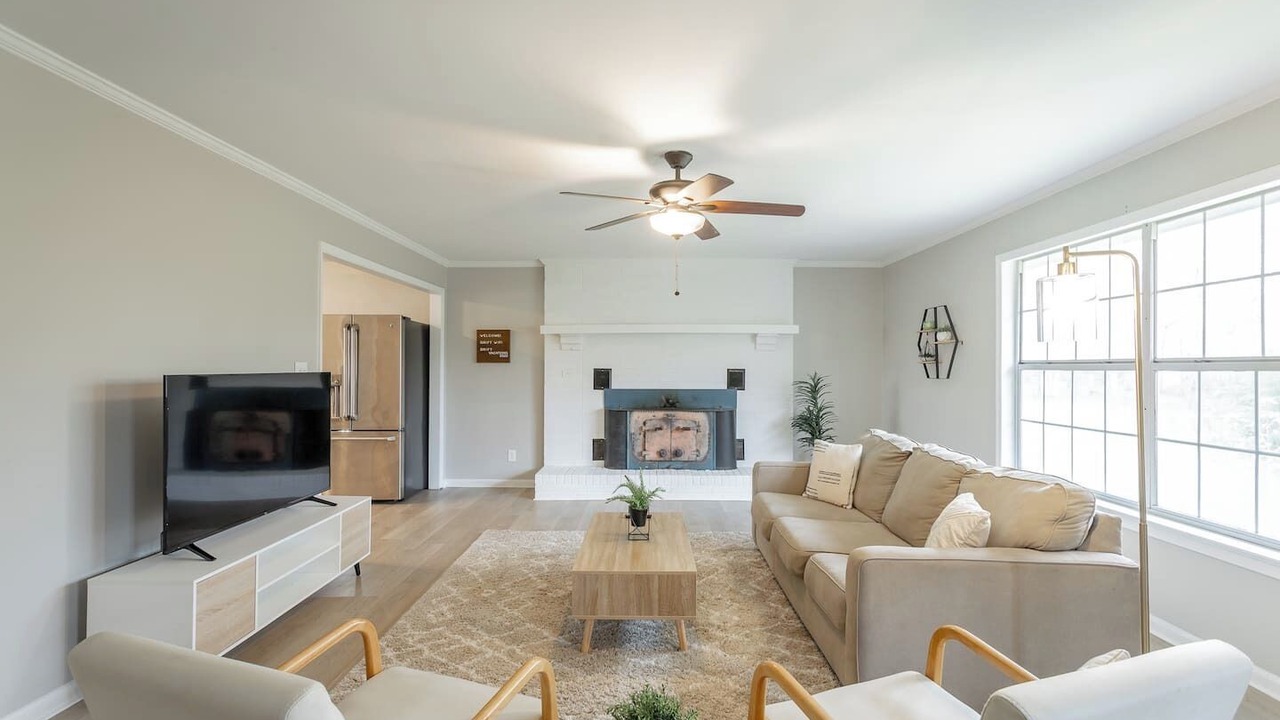 Photo of Livingroom in East Brainerd