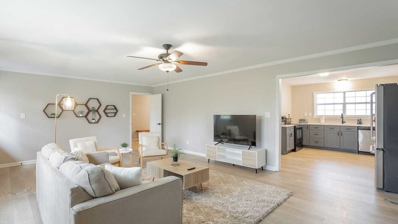 Photo of Livingroom in East Brainerd