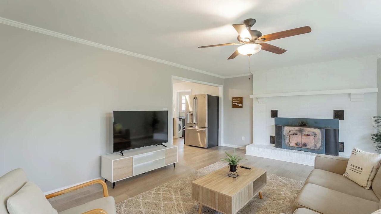 Photo of Livingroom in East Brainerd
