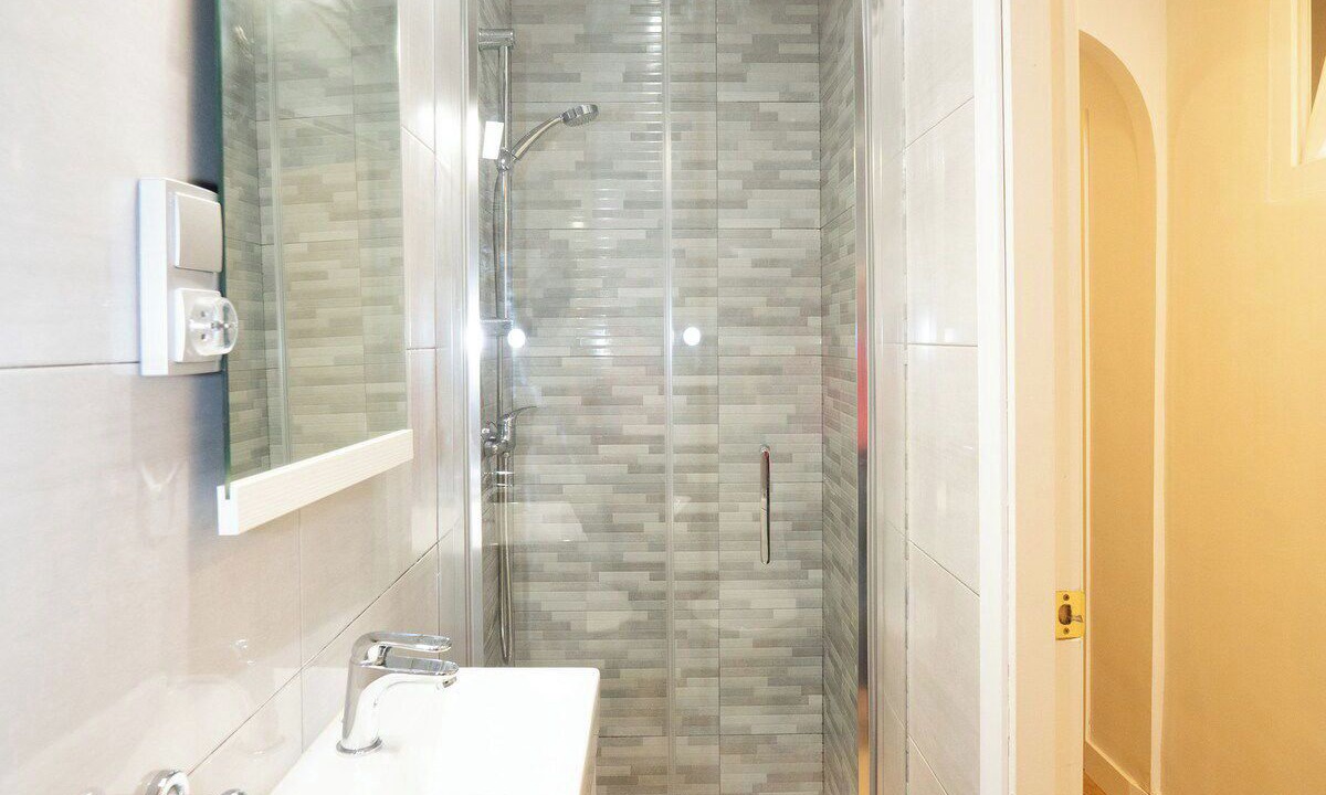 Photo of Bathroom in Sants
