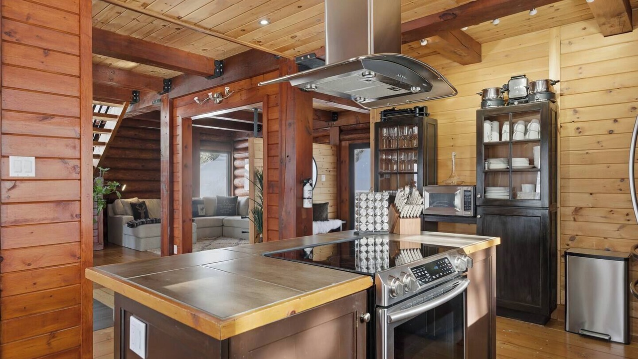 Photo of Kitchen in Lac Superieur Village