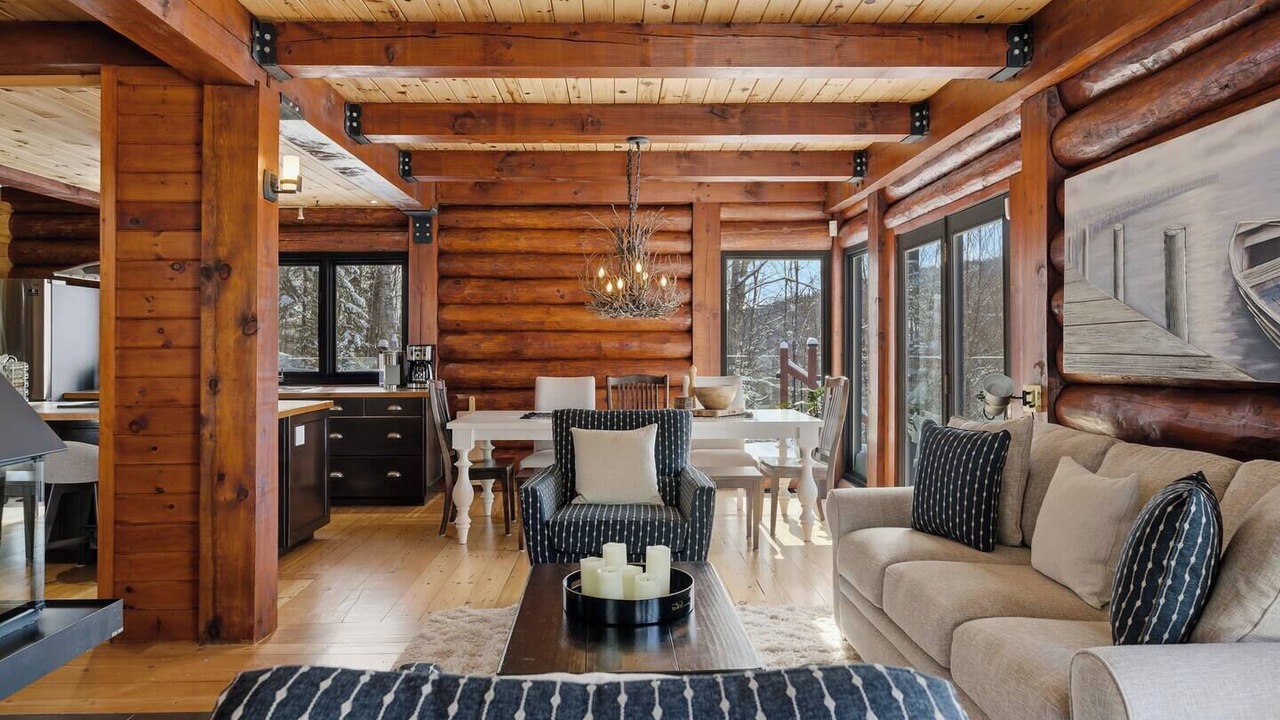 Photo of Livingroom in Lac Superieur Village
