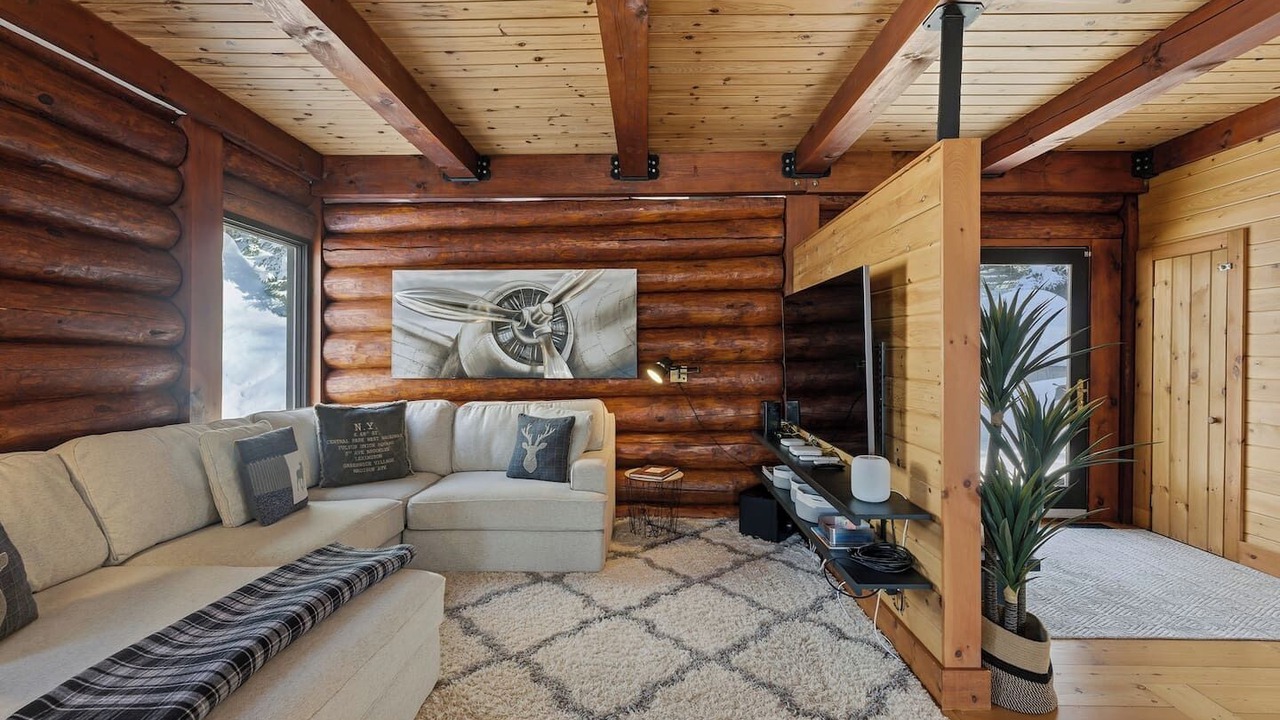Photo of Livingroom in Lac Superieur Village