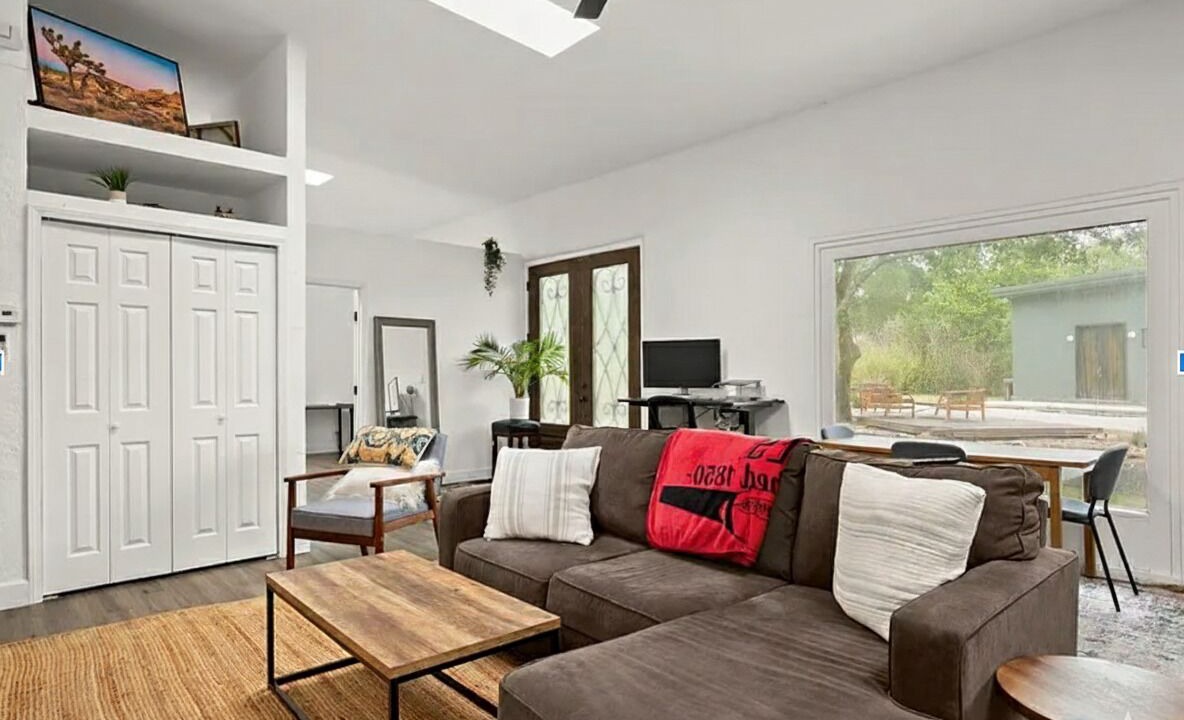 Photo of Livingroom in Austin