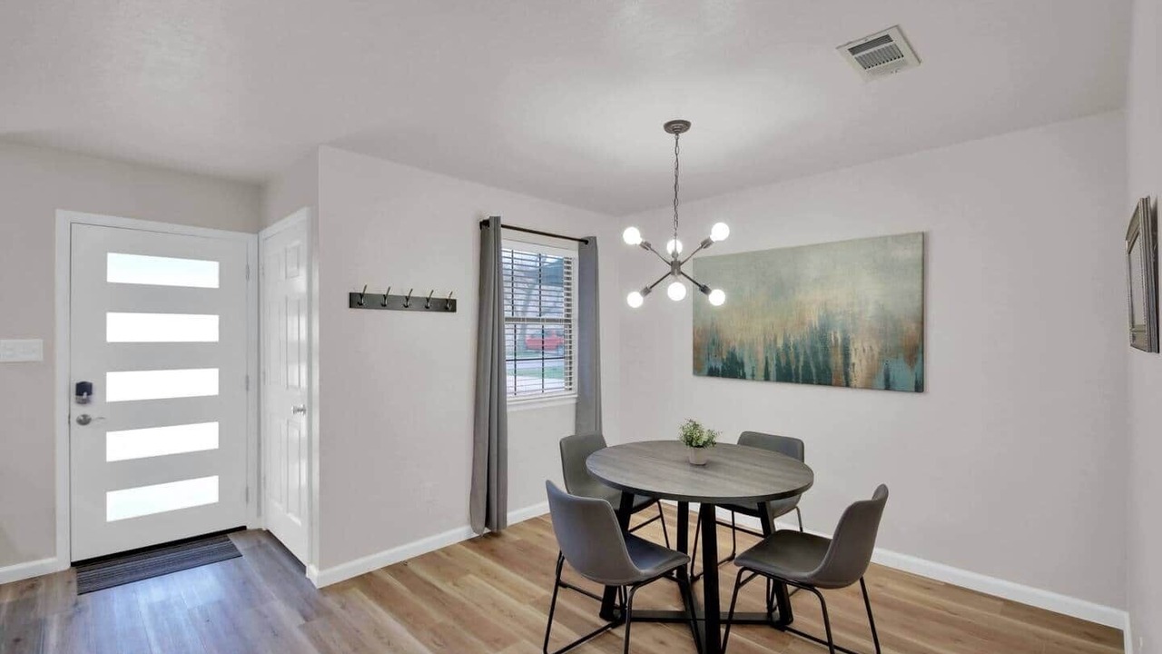 Photo of Livingroom in Taylor