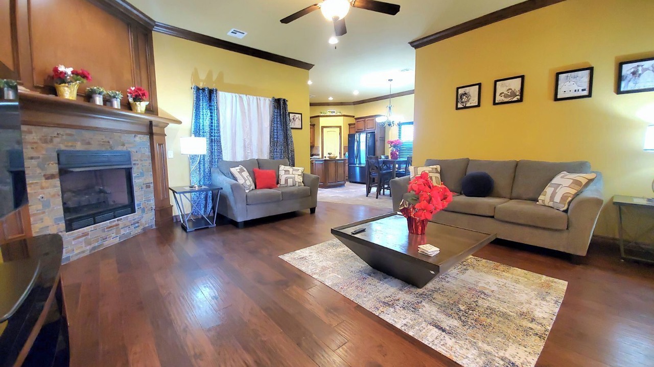 Photo of Livingroom in South Oklahoma City