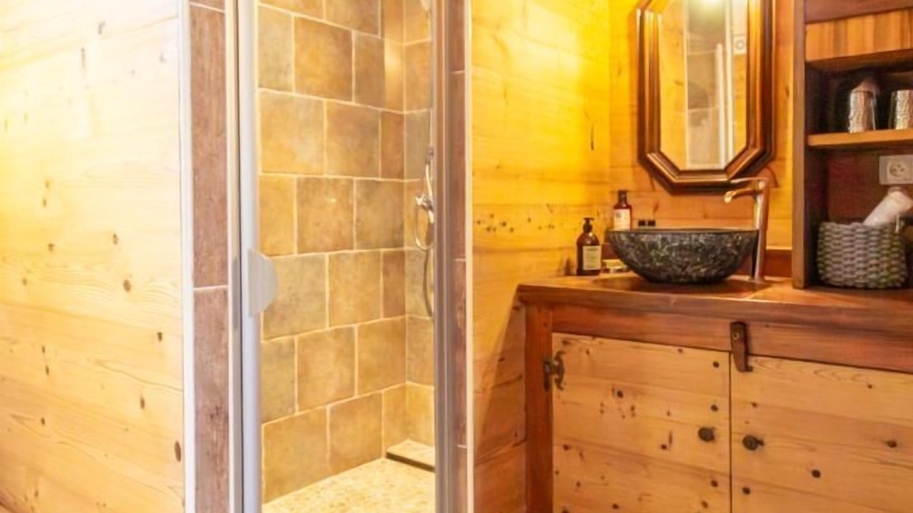 Photo of Bathroom in Saint-Pierre-d'Albigny