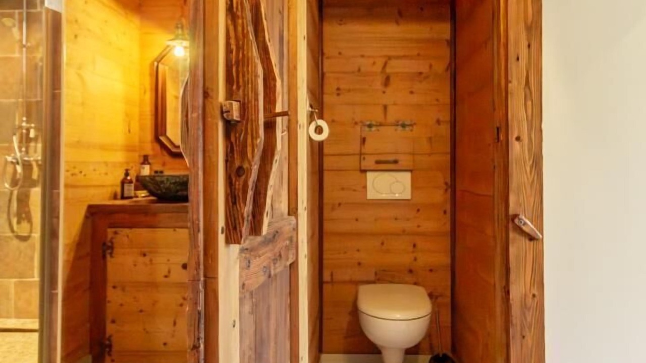 Photo of Bathroom in Saint-Pierre-d'Albigny
