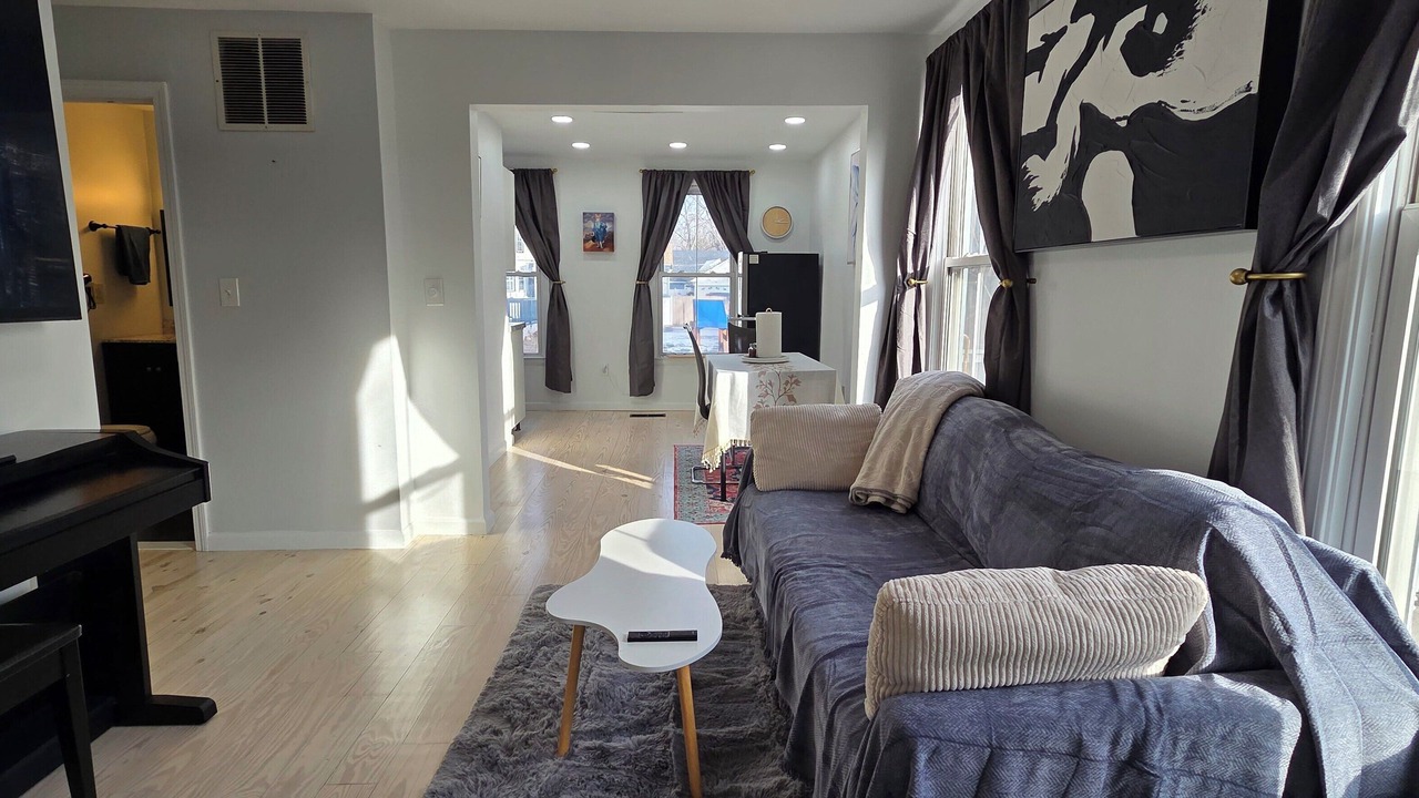 Photo of Livingroom in Hartford