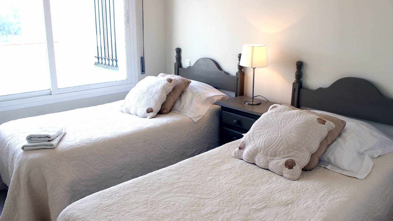 Photo of Bedroom in New Golden Mile