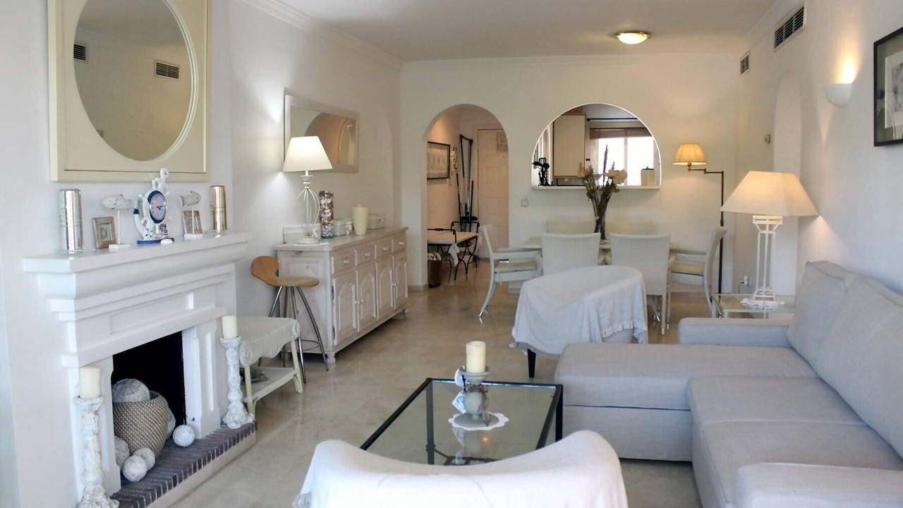 Photo of Livingroom in New Golden Mile